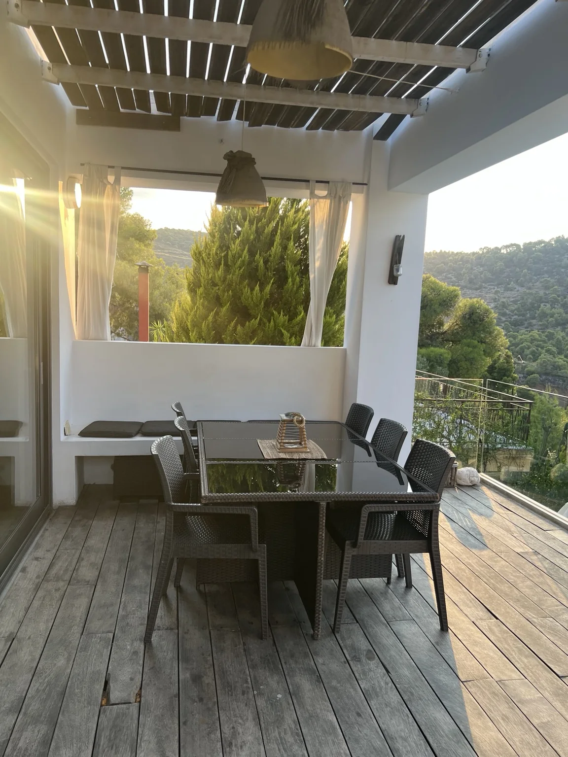 Covered outdoor dining terrace